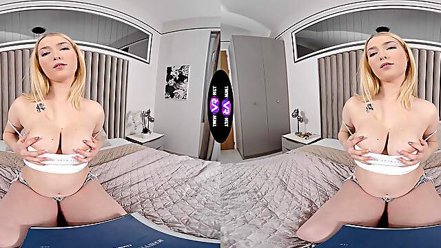 Blondie Angel Ayyla's huge knockers in VR as she pleasures herself wildly